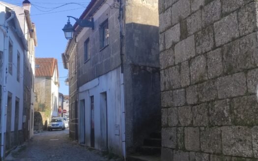 CASA EM CENTRO HISTÓRICO DE TRANCOSO